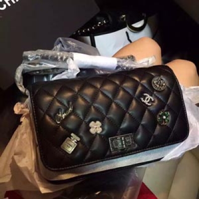 每個女人都需要這搭配神器—CHANEL 帥氣自信金鏈高貴大方