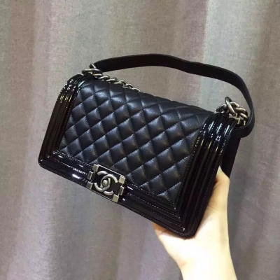 Chanel   leboy  鹿紋皮配漆皮 尺寸25cm