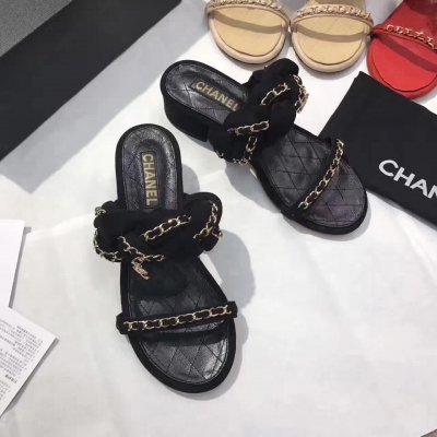 粗跟版本 原版定制【CHANEL】2017SS 最新單品 炎炎夏日又到了拖鞋當道的時節，你絕對需要一雙絕美拖鞋來詮釋出你的美。