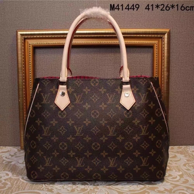 Louis Vuitton 最新爆款出貨 專櫃同款高品質型正，物美，細節見詳圖N多MM們的最愛，搶手貨要的趕緊，我們家貨你懂得