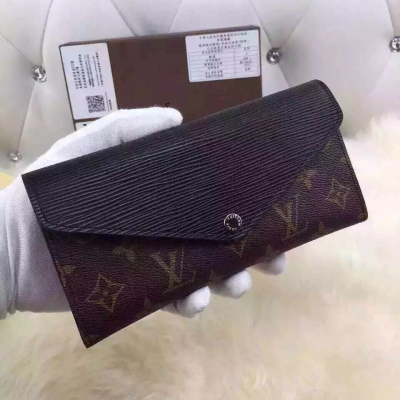 Louis Vuitton M60433採用全進口皮料。 尺寸：20X10.5CM