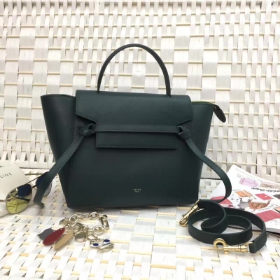 Celine Belt Bag 鯰魚包 紐約曼哈頓已經到處可見最新的Belt bag蓋面此款手袋有點Trapeze的感覺，上身效果特別好深受眾多明星厚愛，時尚又百搭尺寸：27cm belt