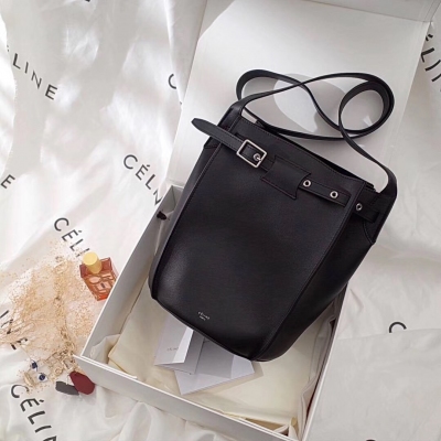 新款 原單 Celine BIG BAG BUCKET飾長帶光滑小牛皮手袋可斜跨尺寸：20x26x18CM 款號：88090