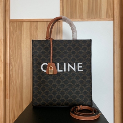 CELINE Cabas celine triomphe 帆布和小牛皮豎款手袋 金色金屬件，肩背或手提，內側拉鍊口袋 尺寸:小號: 28.5*33*8cm 尺寸:大號: 37*39.5*9cm 型號:7745-7746