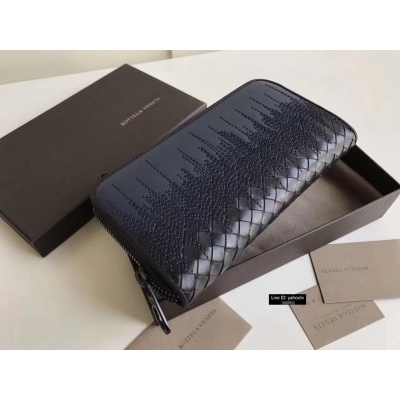 BV Bottega Veneta114076單拉款秋冬新品採用寧丹色色碧璽藍配黑色光滑小公牛兩種不同色彩的刺繡營造出質感豐富的精美效果19X10X2