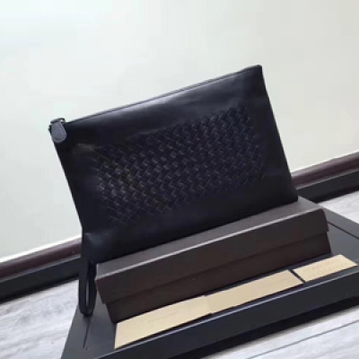 BV BOTTEGA VENETA 301204B水貨胎牛特訂，內帶有6個卡位改進以往的簡約風格，使用率高，你會愛不釋手