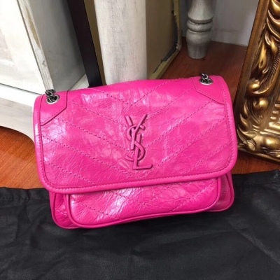 YSL聖羅蘭 Yves Saint laurent 新色現貨 最新同步款，超大容量，油蠟抓皺牛皮，五金更是特別，五金表面是牛皮哦！工序非常複雜，給你們不一樣的視覺效果！注意 注意 （燙字是古銅銀的才對的哦）型號：8892