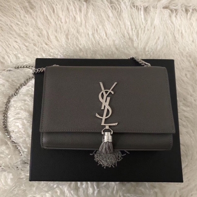 YSL Yves Saint laurent聖羅蘭 kate 魚子醬鏈條包 尺寸 20x12.5x5cm 型號：474366 內裡設計 綢緞襯裡 內側：一個插袋