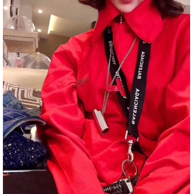 Balenciaga巴黎世家 Logo掛繩大批量到貨啦！當吊飾，掛包包，配衣服，超百搭，隨意想怎麼用都OK的喔