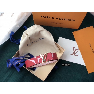 LV路易威登皮帶 M0150U LICONIC 30 毫米雙面腰帶 LOUIS VUITTON LIconic 30 毫米雙面腰帶拼接個性張揚的大號 Monogram 印花和路易標誌性的 Monogram 帆布，融合雙