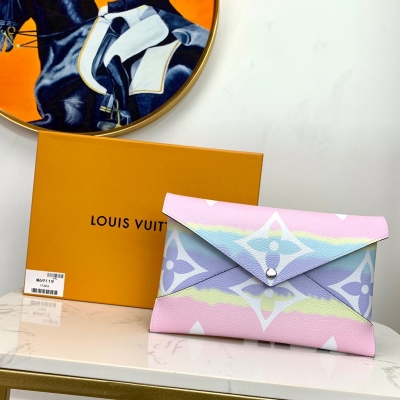 LV LOUIS VUITTON路易威登 2020新款、M69119 LV ESCALE POCHETTE KIRIGAMI 手袋 Pochette Kirigami 手袋於 2020 夏季煥新亮相 LV Escale 