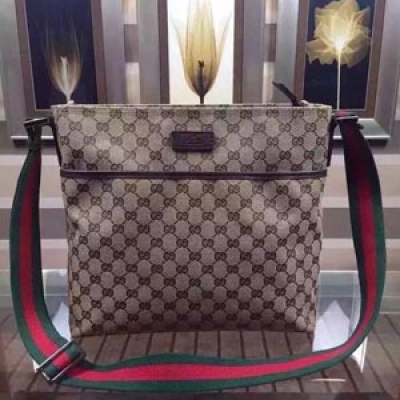 【Gucci 古奇】 原代工手藝，採用進口原廠皮進口五金媲美專櫃貨，由一支具有十年經驗功底團隊打造圖片是實物拍攝，添加任何效果 尺寸：35、31、10