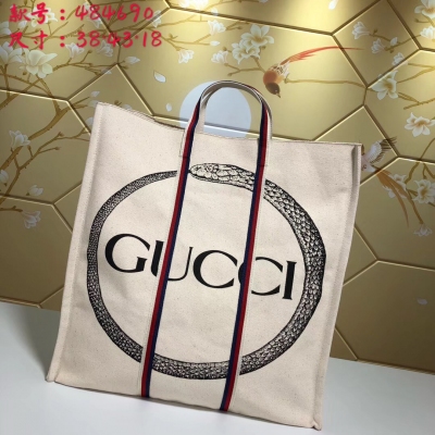 【Gucci 古馳】Gucci新款。 新系列胚帆布 超級購物袋 大量定制進口材料休閒百搭款 以貓咪 為主搭配Guccilogo活靈活現 彩帶搭配 做主打 給人眼前一亮的感覺 款號: 484690。尺寸：寬38*高43*側