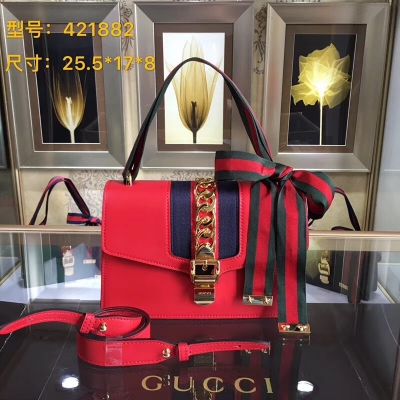 【Gucci 古馳】Gucci新款。市場頂級獨家控貨，專櫃品質 採用進口牛皮，原廠五金！精緻做工。 獨家實物拍照 品質如圖可見 。型號: 421882尺寸：寬25.5*高17*側寬8