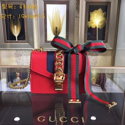 【Gucci 古馳】Gucci新款。市場頂級獨家控貨，專櫃品質 採用進口牛皮，原廠五金！精緻做工。 獨家實物拍照 品質如圖可見 。型號: 431666，尺寸：寬19*高14*側寬7.5