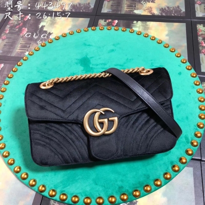 【Gucci古馳】Gucci 新款。市場頂級獨家控貨，專櫃品質 採用進口牛皮，原廠五金！精緻做工。 獨家實物拍照 品質如圖可見 。款號: 443497。尺寸：寬26*高15*側寬7