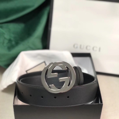 Gucci古馳皮帶 新款 互扣式G帶扣深受品牌輝煌的70年代經典設計所影響，得以重新詮釋。安放於織紋皮革腰帶之上。3.8cm