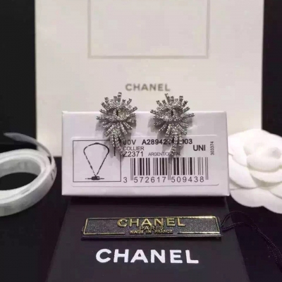 【專櫃款】奢華Chanel香奈兒復古設計水鑽耳環耳釘 銅合金電鍍！喜歡低調奢華的姐妹不要錯過！！