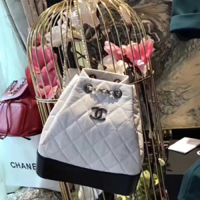 Chanel 17 Gabrielle流浪背包 明星圈的帶貨女王全部入手，下一個不得不種草的it bag。