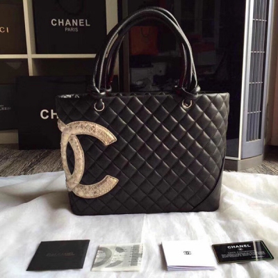 Chanel香奈兒歐洲製版爆款 Chanel經典combon康鵬購物袋 雙C採用黑白雙色真蟒蛇配皮 ！圖片為黑色 大號 32cm