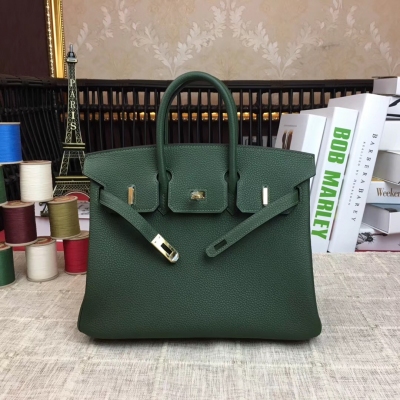 愛馬仕Hermes 經典款～【現貨】 BirKin25cm 原廠頂級進口小牛皮 全手工蜜蠟線縫製 老工匠手藝 細節完美無瑕疵 【墨綠】金銀扣