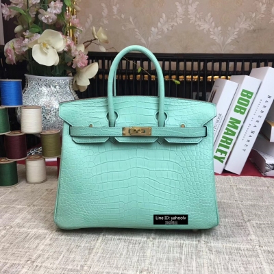 愛馬仕Hermes Bk 25cm 進口頂級鱷魚 全手工打造 進口蠟線 原廠五金 【亮光黑色】金扣 每一個環節都力求完美 ，每一針一線都透著工匠精神！