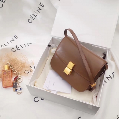 Celine（賽琳）box 24cm  金扣 山羊紋 原單貨 現貨 Box中號非常人氣的 真的有耐人尋味的長久的美感，像box這種經典的款 真的不是因為經典而經典 而是因為真的好看而受到認可