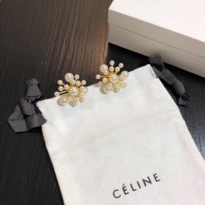 CElINE耳釘正品春夏新品 正品黃銅底材搭配各種日常和約會造型，隨性又經典 美美小仙女推薦自留