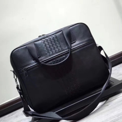 BV Bottega Veneta 245173 新款原單男士公事包 包包面料為正品的牛皮面料，大膽提進專櫃去比吧！短途出行好選擇36x 31x12