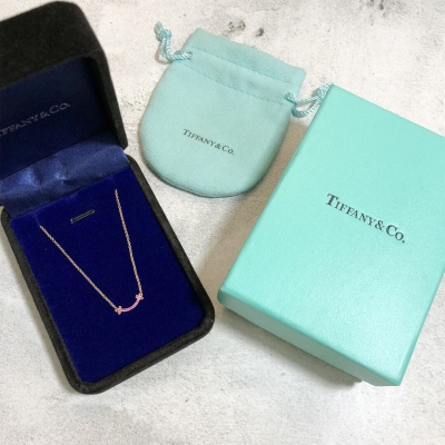 Tiffany & Co.蒂芙尼 耳釘採用AG925材質 原版開模 代購級別。市面獨家追求高品質。做好貨不容易，大家要明白一分錢一分貨的真理！力求做更好的Tiffany。極簡先鋒，抑或是瀟灑不羈，TiffanyHardW