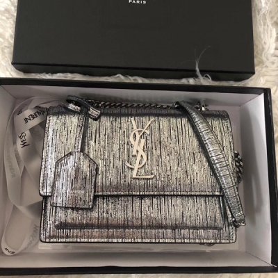 YSL Yves Saint laurent聖羅蘭 19cm pretty 絲線紋到貨 喜歡的抓緊哦.