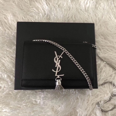 YSL Yves Saint laurent聖羅蘭 kate 魚子醬鏈條包 尺寸 20x12.5x5cm 型號：474366 內裡設計 綢緞襯裡 內側：一個插袋