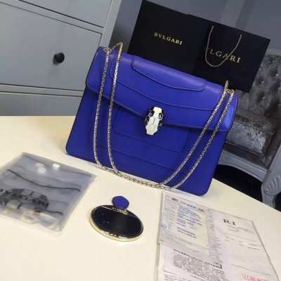 Bvlgari 寶格麗 Serpenti系列琺瑯蛇頭包 雙層雙鏈方形dirty purple女人味十足 全套正品包裝隨包 今年寶格麗還有雨衣哦 每只香港走私的水貨Serpenti都隨包附贈一個小鏡子 內裡都有身份編碼