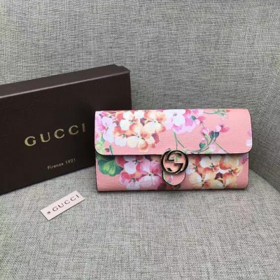 Gucci 最新款二折雙G五金款牙籤紋到貨！專櫃品質頂級進/口牙籤紋牛皮  原版私五金 純綿布拉鍊 專櫃同步！型號：369663尺寸:19x10.5x23cm  顏色：黑色全皮壓花/枚紅全皮壓花。現貨出貨