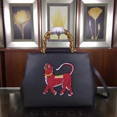 【GUCCI-古奇】十年打造專業GUCCI   市場頂級獨家控貨，專/櫃品質  採用進口牛皮，原廠五金！精緻做工。獨家實物拍照品質如圖可見 。款號：453766。