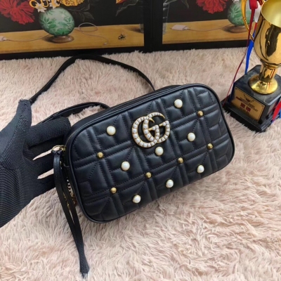 【GUCCI-古馳】 十年打造專業GUCCI 市場頂級獨家控貨，專櫃品質 採用進口牛皮，原廠五金！精緻做工。 獨家實物拍照 品質如圖可見 。大號尺寸：24*13*7。款號：447632