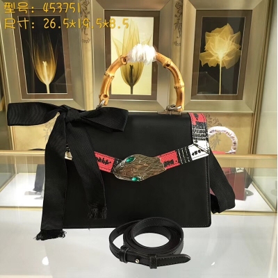 【GUCCI-古馳】 十年打造專業GUCCI 市場頂級獨家控貨，專櫃品質 採用進口牛皮，原廠五金！精緻做工。 獨家實物拍照 品質如圖可見 。款號：453751。尺寸：26.5*19.5*8.5