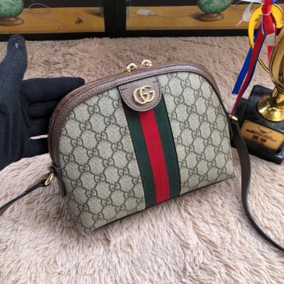 【GUCCI-古馳】十年打造專業GUCCI市場頂級獨家控貨， 專櫃品質 採用進口牛皮，原廠五金！精緻做工。獨家實物拍照品質如圖可見 。款號：499621。尺寸：23.5*19*8