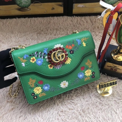 【Gucci 古馳】Gucci新款。市場頂級獨家控貨，專櫃品質 採用進口牛皮，原廠五金！精緻做工。 獨家實物拍照 品質如圖可見。型號: 499617尺寸：寬22.5*高15*側寬8