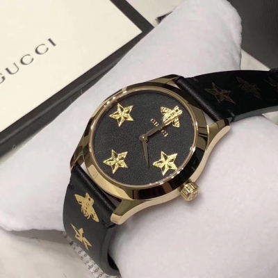 【Gucci古馳手錶G-Timeless系列】原單正品管道貨 一手貨源 38毫米石英中性表 以全息圖效果打造三維立體感，讓人一見傾心、目光難移。表面飾有Gucci標誌造型小蜜蜂標識圖案——以懸浮的全息圖效果，還採用藍寶