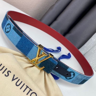 LOUIS VUITTON LV路易威登 女士最新腰帶 3cm寬 由多種色彩拼接而成的牛仔紋理 配置紅色原廠小牛皮 經典字母搭扣