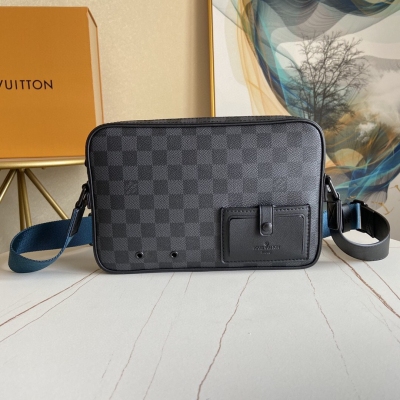 LOUIS VUITTON LV路易威登 頂級原單 M40188蘭 Alpha郵差包，size：26*17*5cm