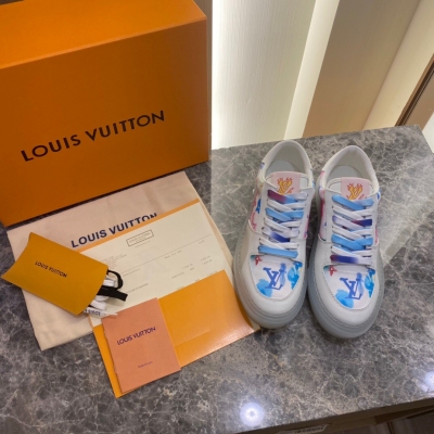 LOUIS VUITTON LV路易威登 春夏系列秀款OLLIE 玩偶系列限量休閒板鞋，時尚經典元素超贊，一眼就非常喜歡！鞋面牛皮/布 等複雜拼接+3D列印，純手工製作，原版空膠制鞋工藝，專櫃購入原版複刻，獨家私模TPU