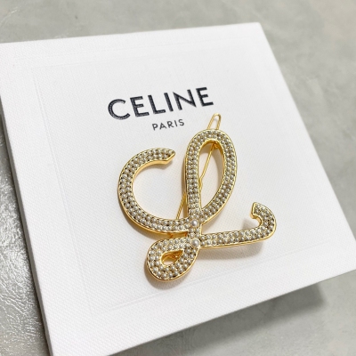 CELINE 新款髮夾 2021早春新款 超nice 現貨來襲 質感超贊時尚博主推薦喜歡 年底聚會必備