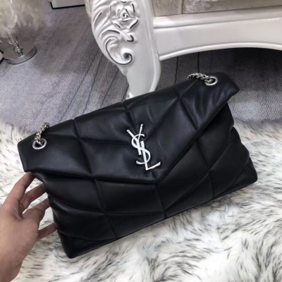 YSL SLP Yves Saint laurent聖羅蘭 New （大號）LOULOU PUFFER 絎縫小羊皮包，100%小羊皮製作，手感柔軟細膩，猶如懷抱雲朵 般的感受；經典的Y家logo、鏈條及扣眼五金均採用銀色拉