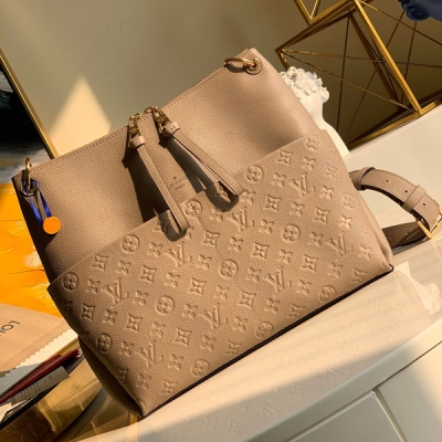 LOUIS VUITTON LV路易威登 獨家實拍M45522 杏色此款MONOGRAM帆布材質 全新風格的Melie手袋 時尚必備單品 Veau Cachemire 皮革材質 全皮壓花編織手腕雙袋購物袋 輕質而背挎舒適 