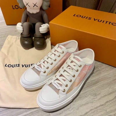 LOUIS VUITTON LV路易威登 2021新品漸變小白鞋 原版開發鞋面納米網紗拼進口牛皮，印花logo反復調試，內裡墊腳原版一致牛皮，原版開模Tpu大底，質感原版一致。做工無可挑剔，請區分於市面廉價貨！Size：