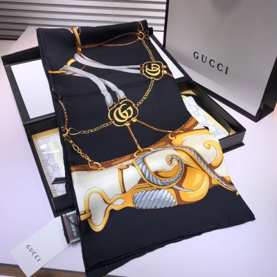 GUCCI古馳 氣質女人~專櫃同步來自當紅的Gucci，品質絕佳，真的妥妥的集合大牌的奢華，女人味和時髦於一體 100%桑蠶真絲，柔軟.光澤 定制級面料.賦予了圍巾容易造型.非常重磅奢華的設計，上身卻別樣襯得高貴氣質！簡