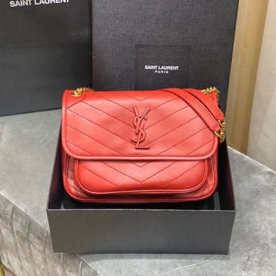 YSL Yves Saint laurent SLP聖羅蘭 NIKI baby羊皮 22cm 正品原廠皮 2020春夏小羊皮款Niki金屬鏈也換成了有些厚重感的金色，讓包身整體又多了幾分優雅和貴氣，不會過於時髦卻又可以很彰