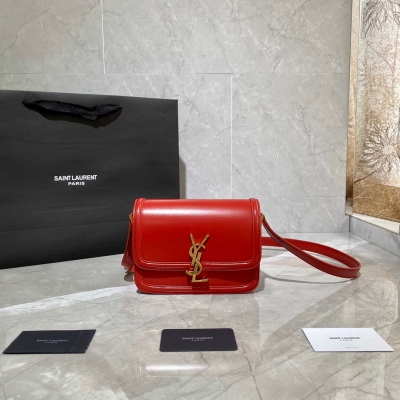 YSL Yves Saint laurent 聖羅蘭 SOLFERINO BOX 2020 IT BAG 必火爆款，還沒上市就攻陷了整個時尚圈，懷舊左岸，靈感來自巴黎左岸街名Rue De Solferino為名！包包採用原